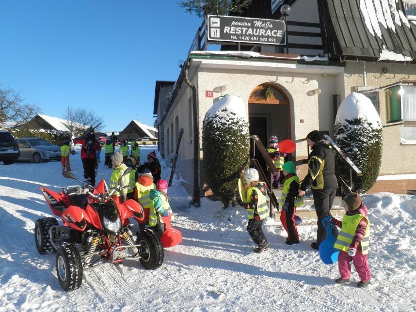 Restaurace A Penzion Maja Benecko Zewnętrze zdjęcie