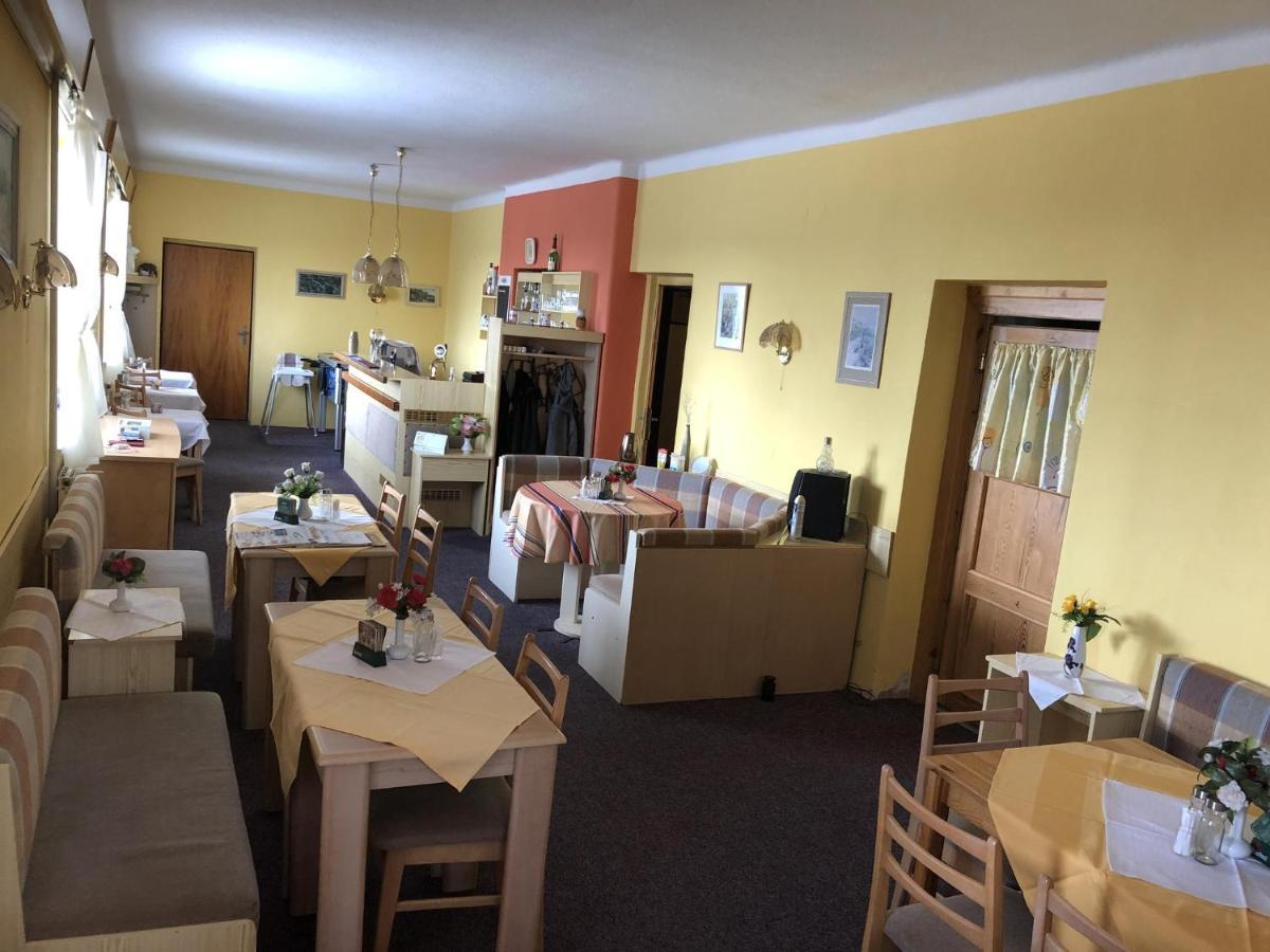 Restaurace A Penzion Maja Benecko Zewnętrze zdjęcie