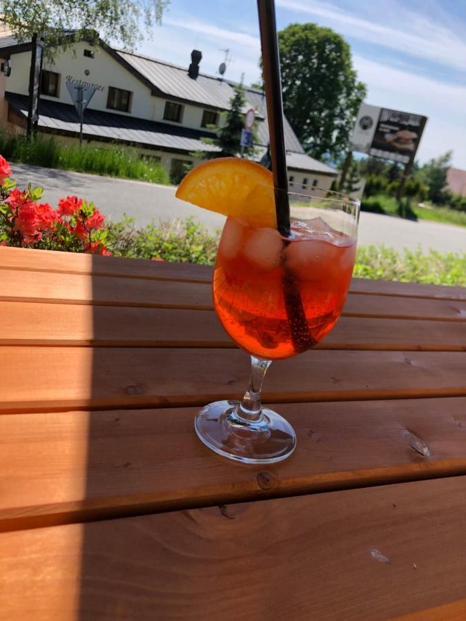 Restaurace A Penzion Maja Benecko Zewnętrze zdjęcie