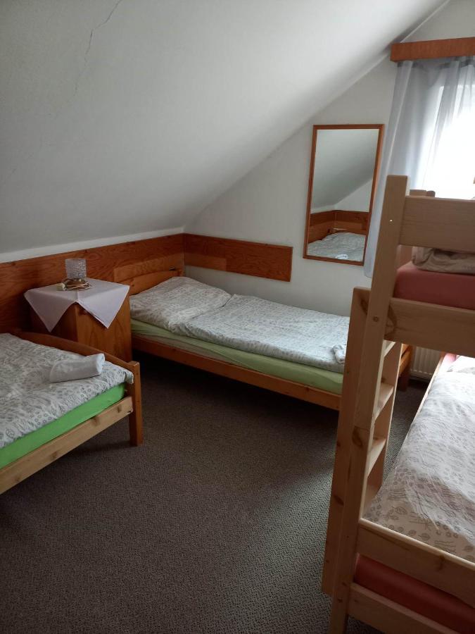 Restaurace A Penzion Maja Benecko Zewnętrze zdjęcie